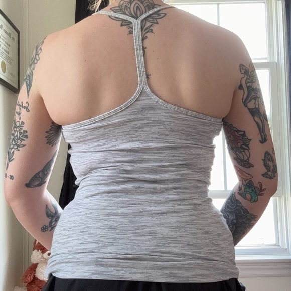 Lululemon Power Pose Tank - Picture 2 of 8